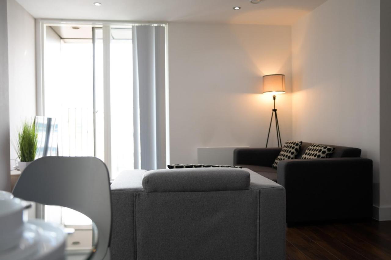 Onpoint Apartments - Spacious 2 Bedroom Apt - City Centre With Balcony Manchester Extérieur photo