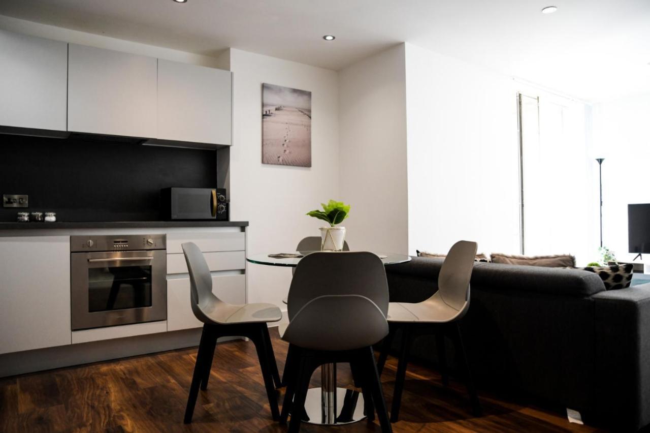 Onpoint Apartments - Spacious 2 Bedroom Apt - City Centre With Balcony Manchester Extérieur photo
