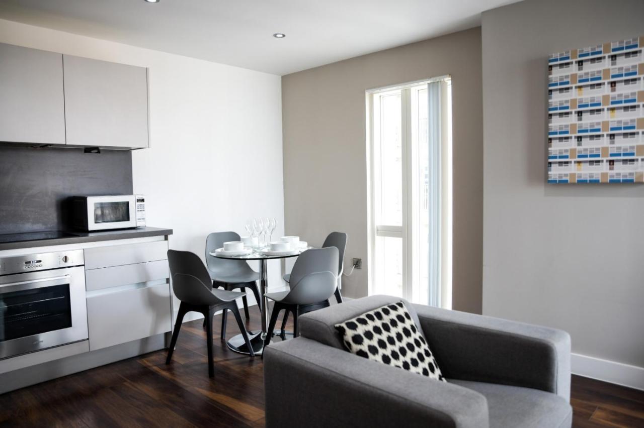 Onpoint Apartments - Spacious 2 Bedroom Apt - City Centre With Balcony Manchester Extérieur photo